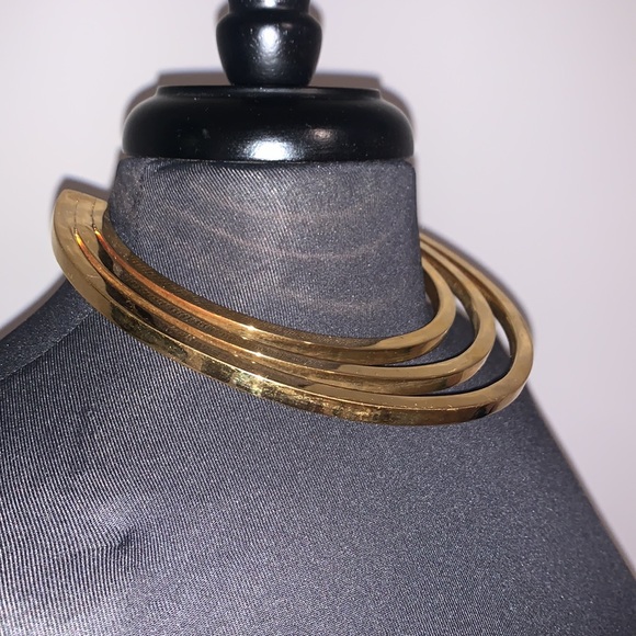 Gold Cutout Collar Necklace - Picture 6 of 8